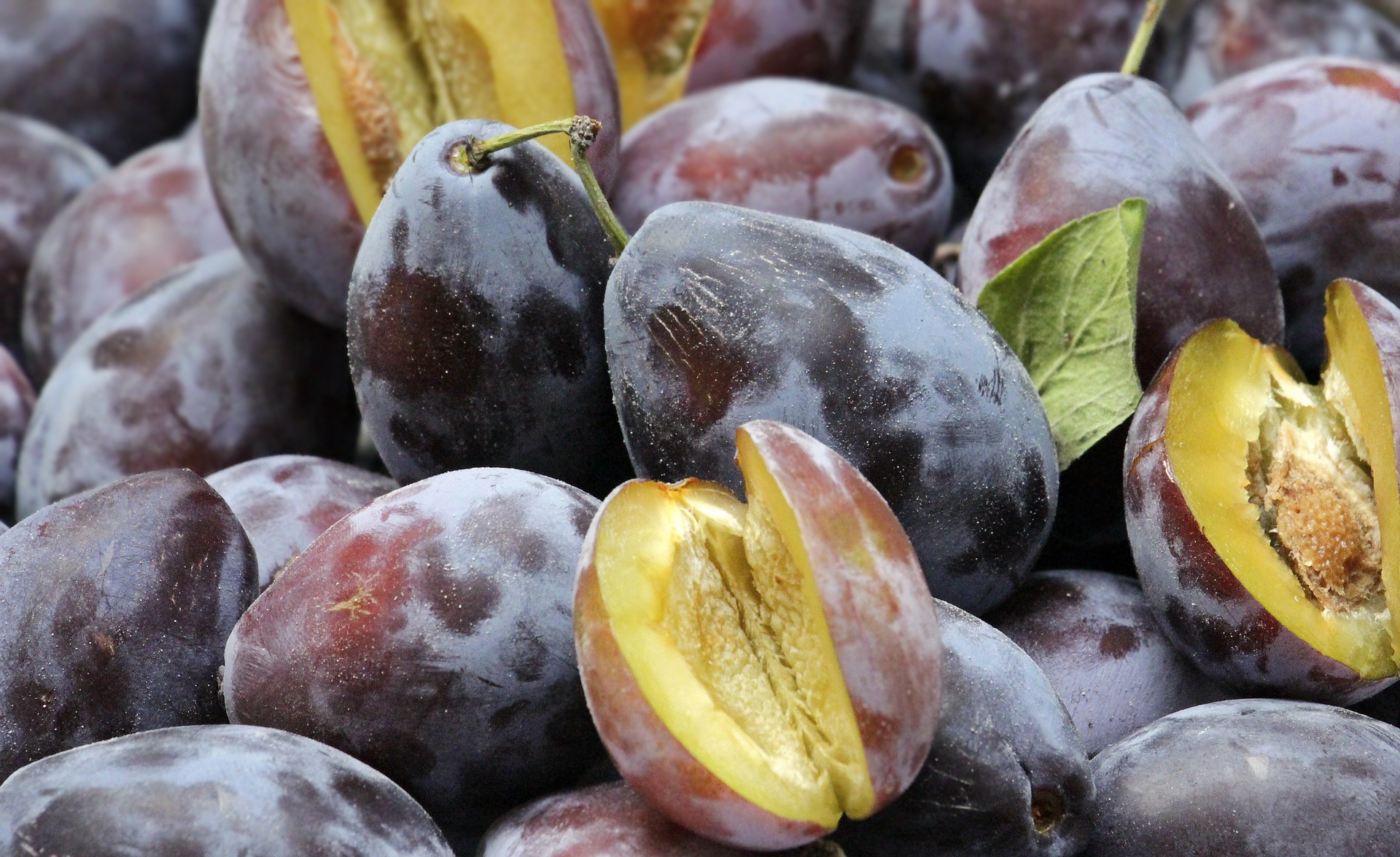 Innovative Trends in Frozen Fruits: What's New in the Wholesale Market