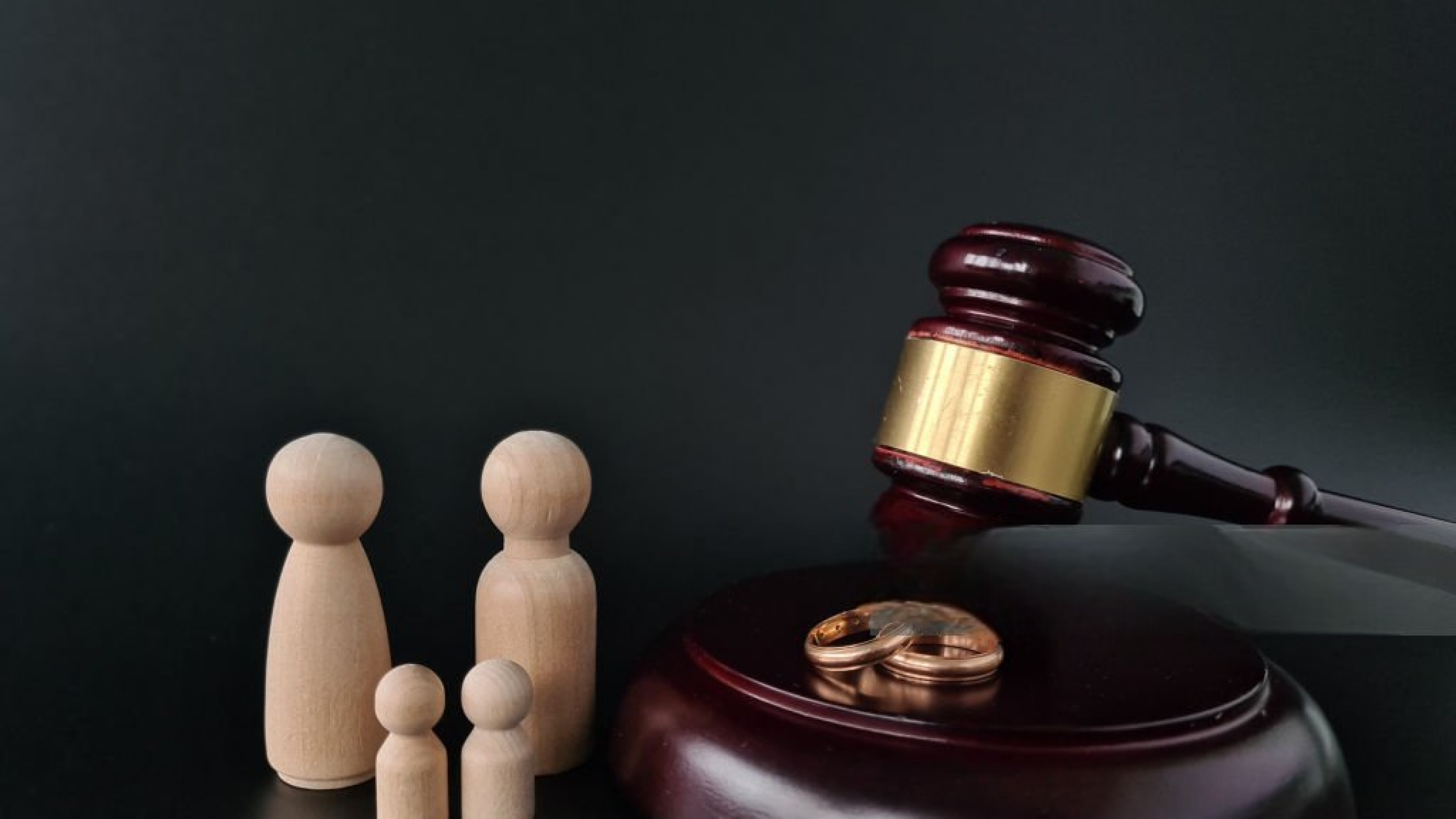 Mediation vs. Litigation: What Top Divorce Lawyers Recommend