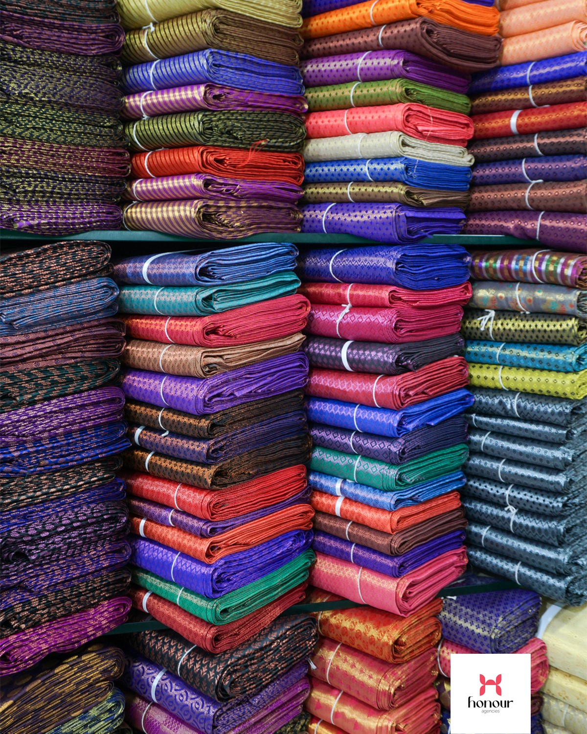 Bulk Saree Supplier: Exclusive Designs for Retailers